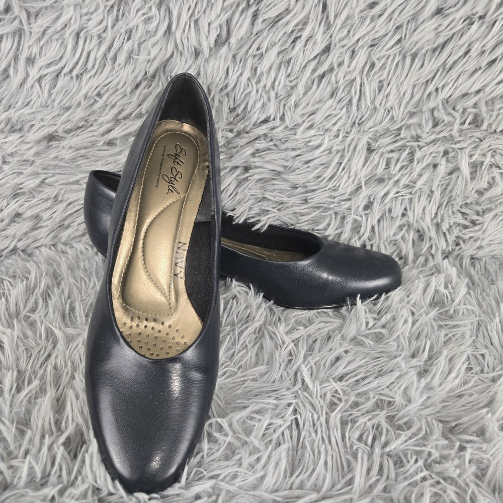 Soft Style Womens 9 Navy Blue Low Kitten Heel‎ Round Toe Comfort Pumps H79654